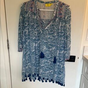 Roller Rabbit Blue and White Patterned Top